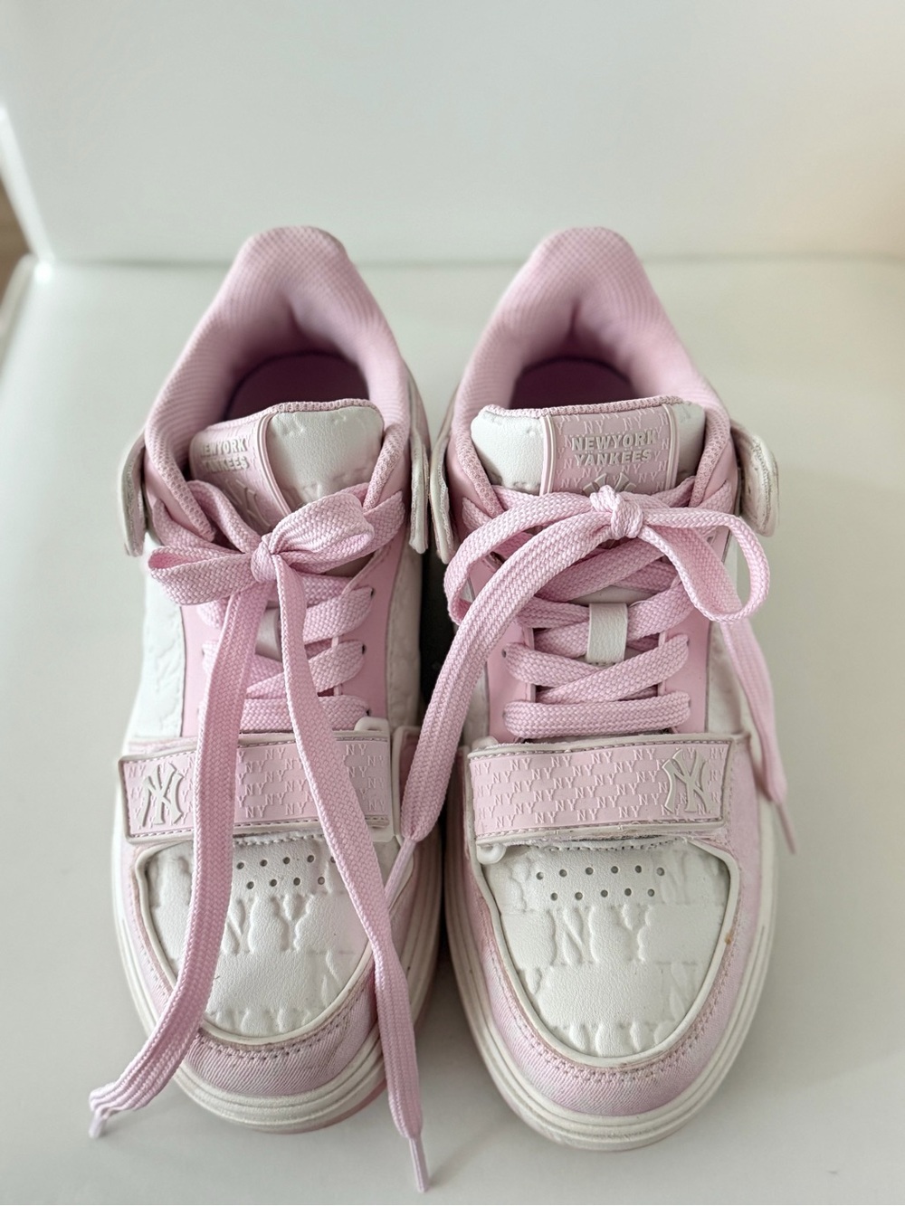 MLB New York Yankees Women Pink and White Sneakers
